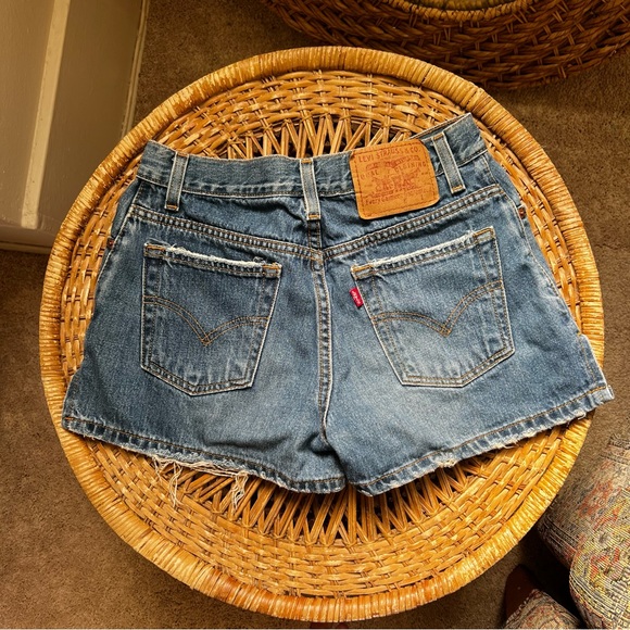 Levi’s jean shorts, vintage - Picture 2 of 3